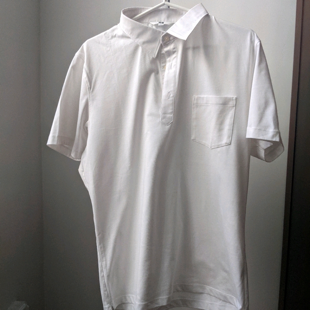 Men's 100% cotton Uniqlo polo shirt